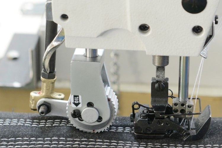 Jack JK-T9270D-13-2PL-Q(1/8") Industrial Feed Of The Arm Machine - Image 2